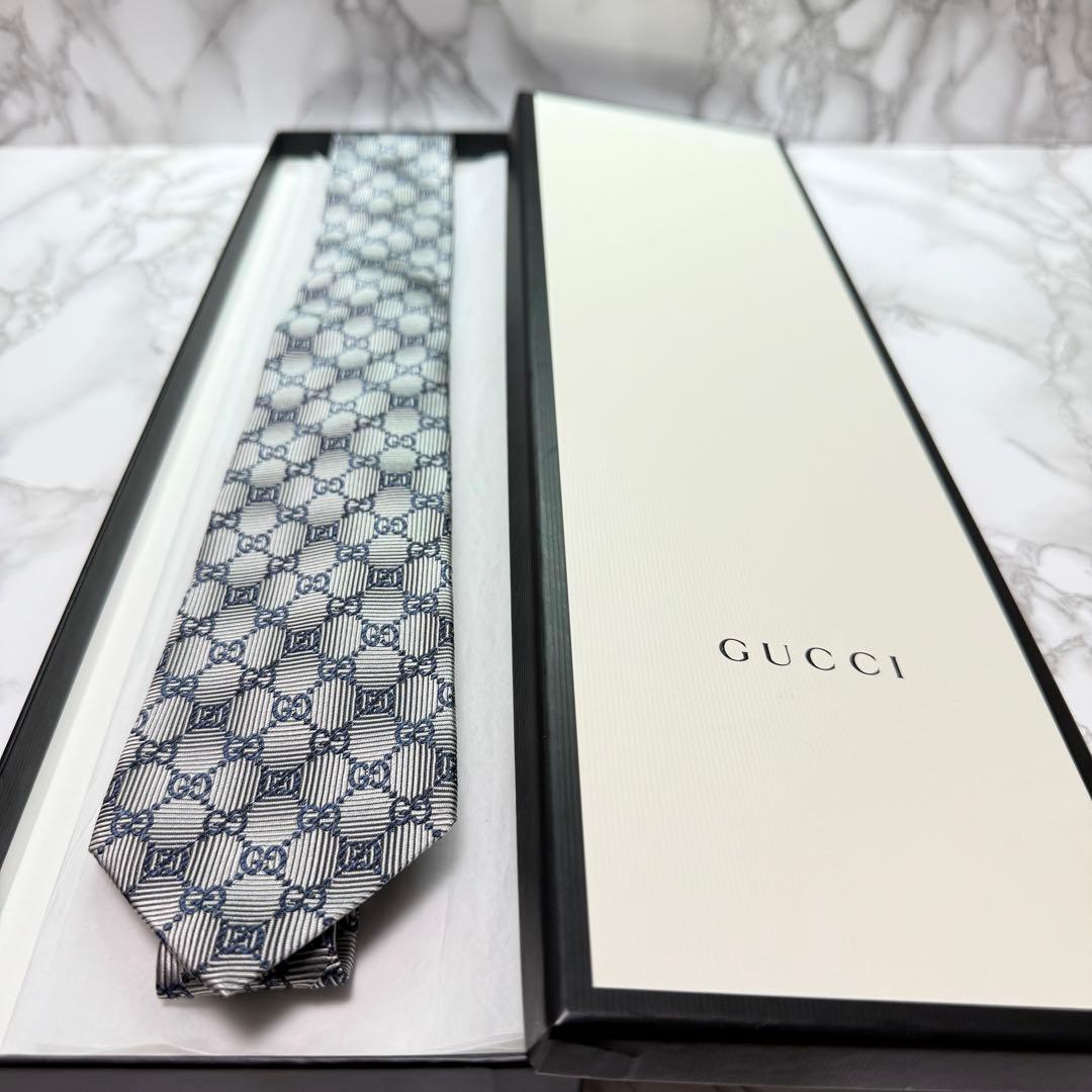 ✨極美品✨ 近年モデル GUCCI ネクタイ シルク100% GG柄 蜂 銀色