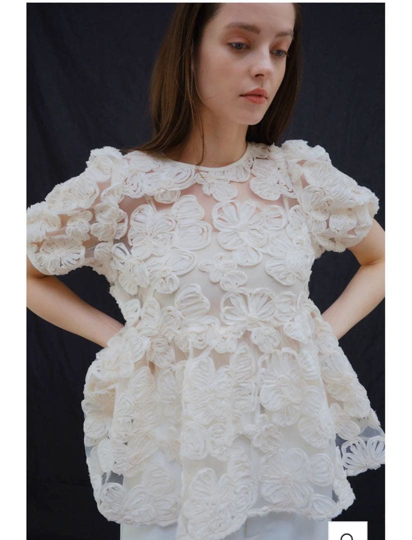 【新品】【ベージュ】ORGUE Flower embroidery blouse
