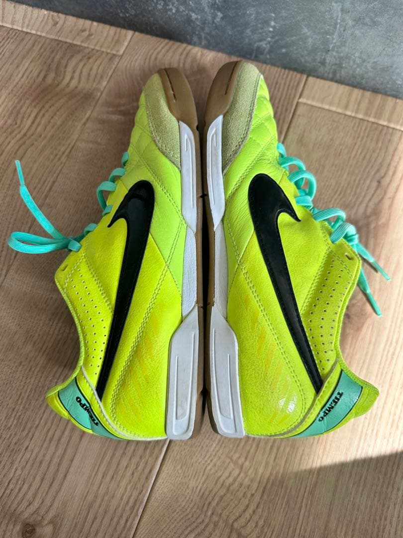 ナイキ ティエンポ ナチュラル IV レザー IC(蛍光イエロー×ブラック)