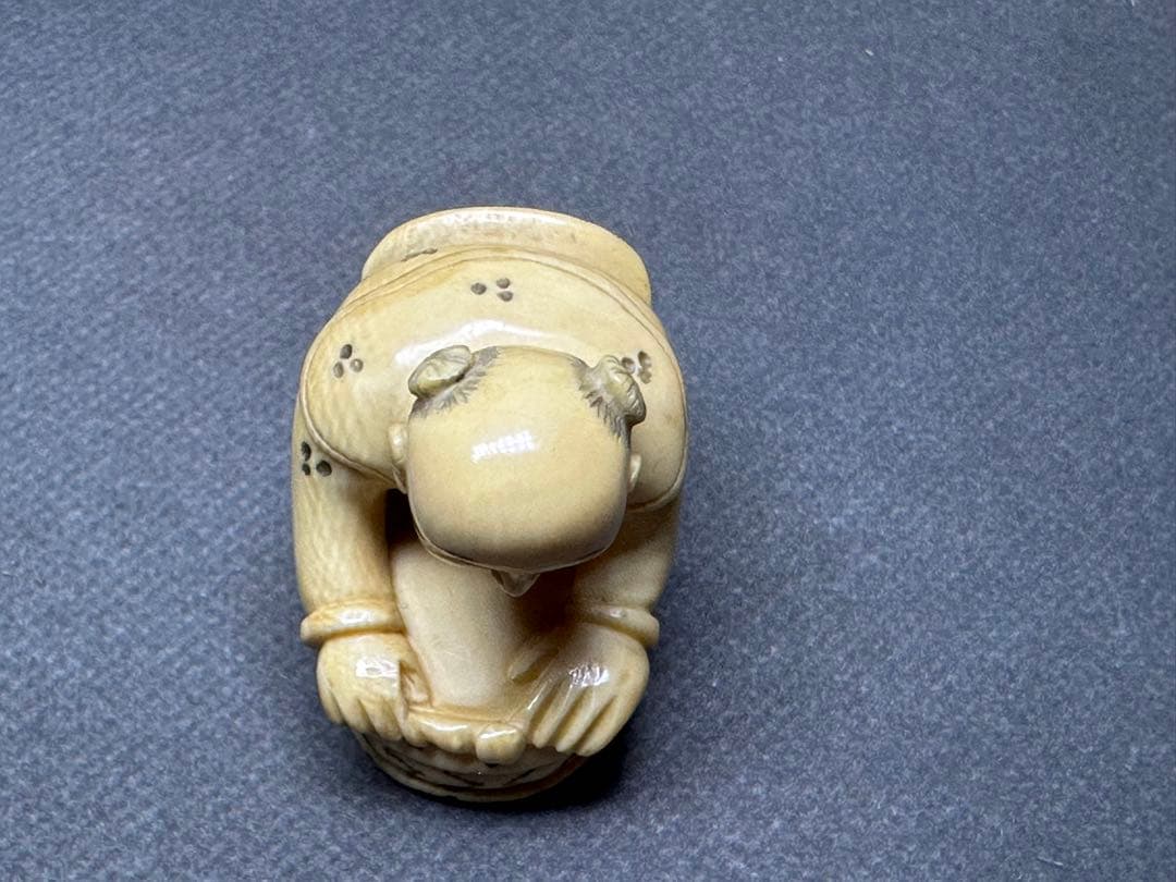 極上　根付　唐子　和装小物　美術品　 置物　彫刻 細密細工　骨董　アンティーク