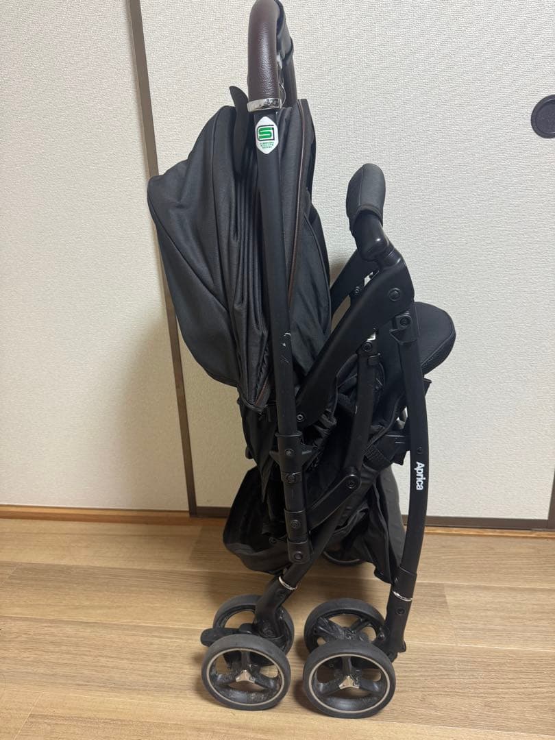 Aprica ラクーナクッションフリー ブラック 荷物フック付き ベビーカー