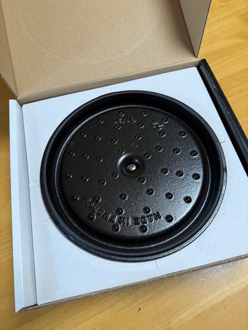 新品⭐︎STAUB ピコ・ココット ラウンド ブラック 22cm 2375