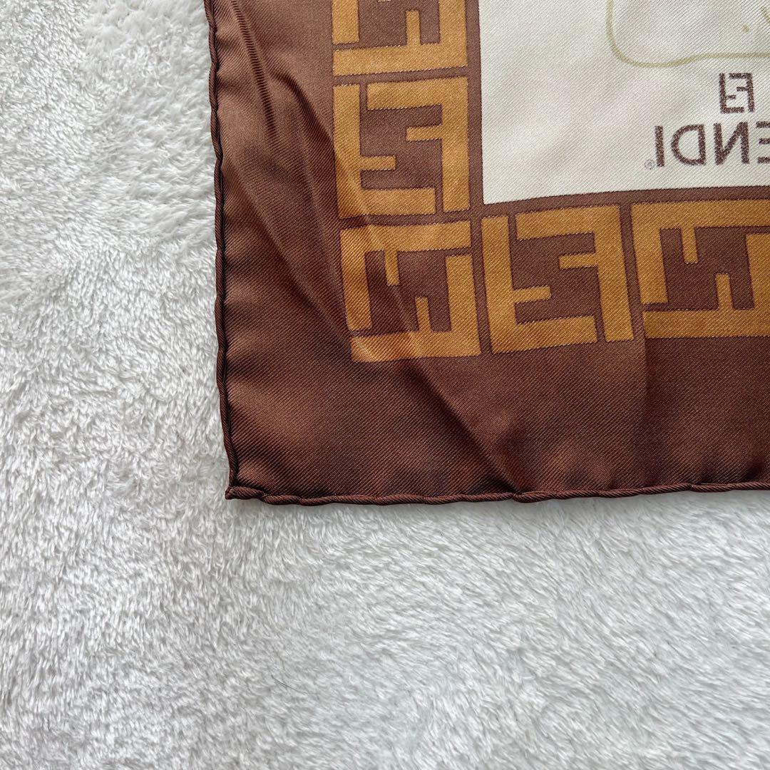 未使用タグ付　フェンディ　FENDI　スカーフ　ズッカ　大判　ブラウン