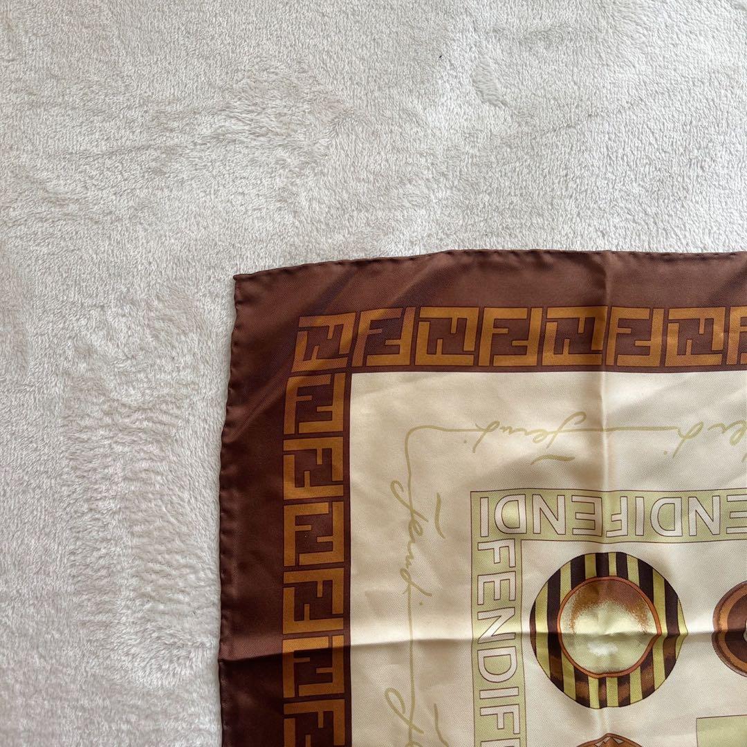 未使用タグ付　フェンディ　FENDI　スカーフ　ズッカ　大判　ブラウン