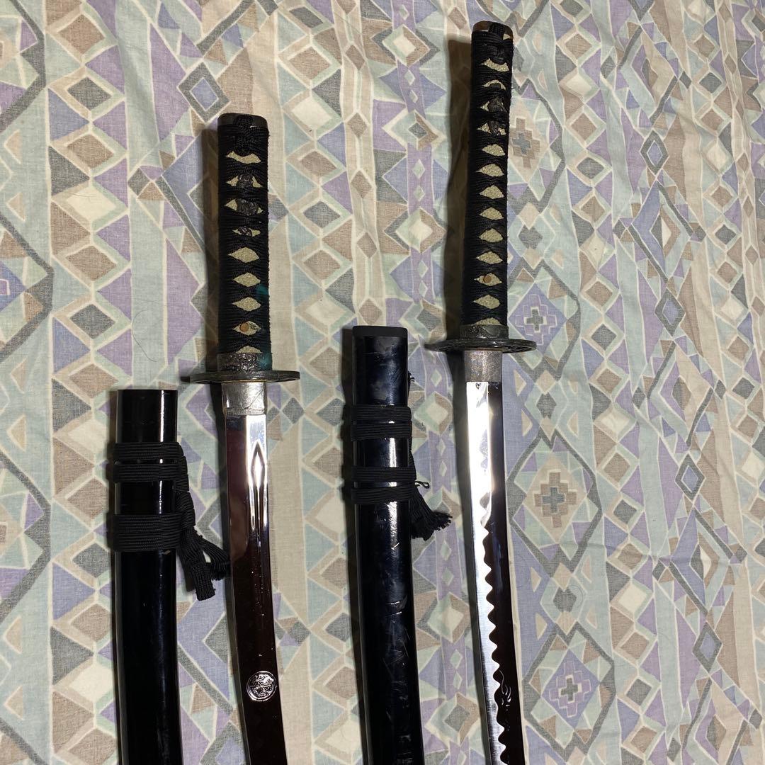上級模造刀大小2本 黒柄 龍彫刀身と龍彫黒呂鞘