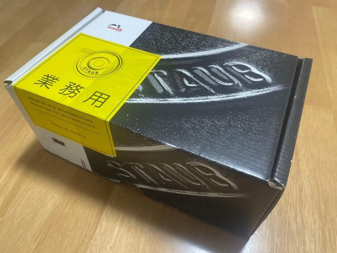 新品★STAUB ストウブ ピコ ココット ラウンド　12cm　黒 ブラック