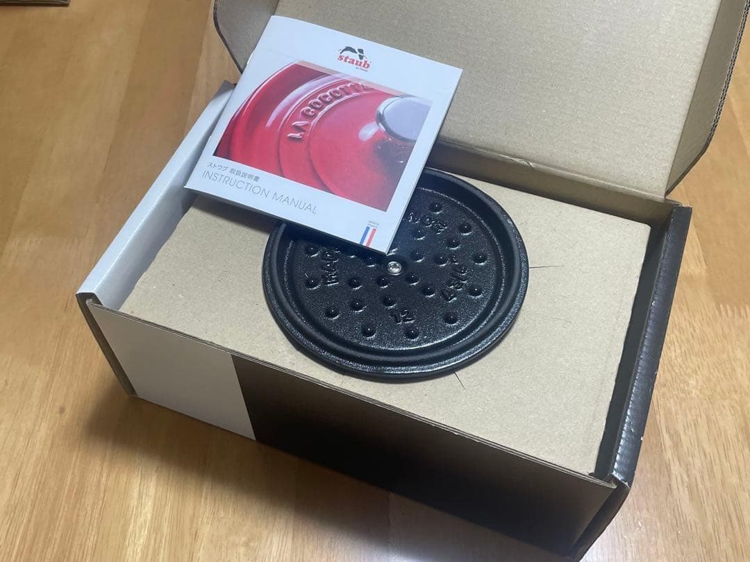 新品★STAUB ストウブ ピコ ココット ラウンド　12cm　黒 ブラック