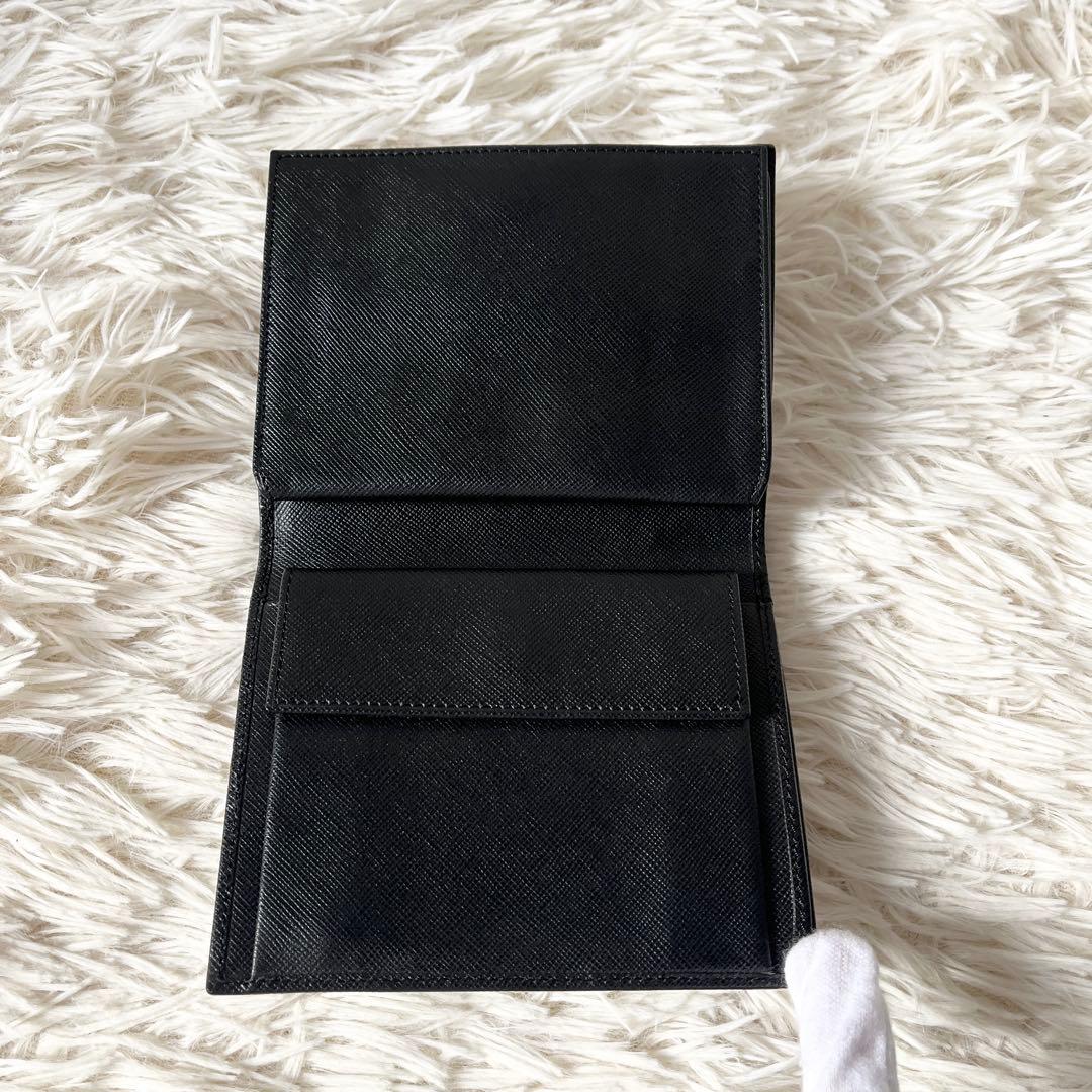 未使用級✨PRADA プラダ　折財布　サフィアーノ　レザー　三角ロゴプレート　黒