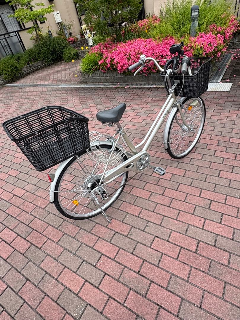 Rik☆さん専用 前籠付きAR変速付きシルバー 軽快車(26㌅)配達共に可能
