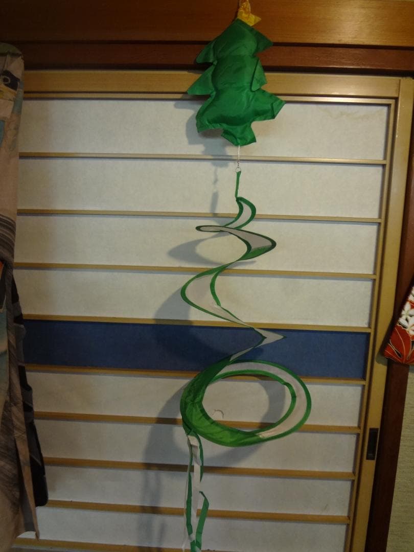 クリスマス　ウィンドスピン　飾り４点セット●サンタ・雪だるま・ツリー・トナカイ