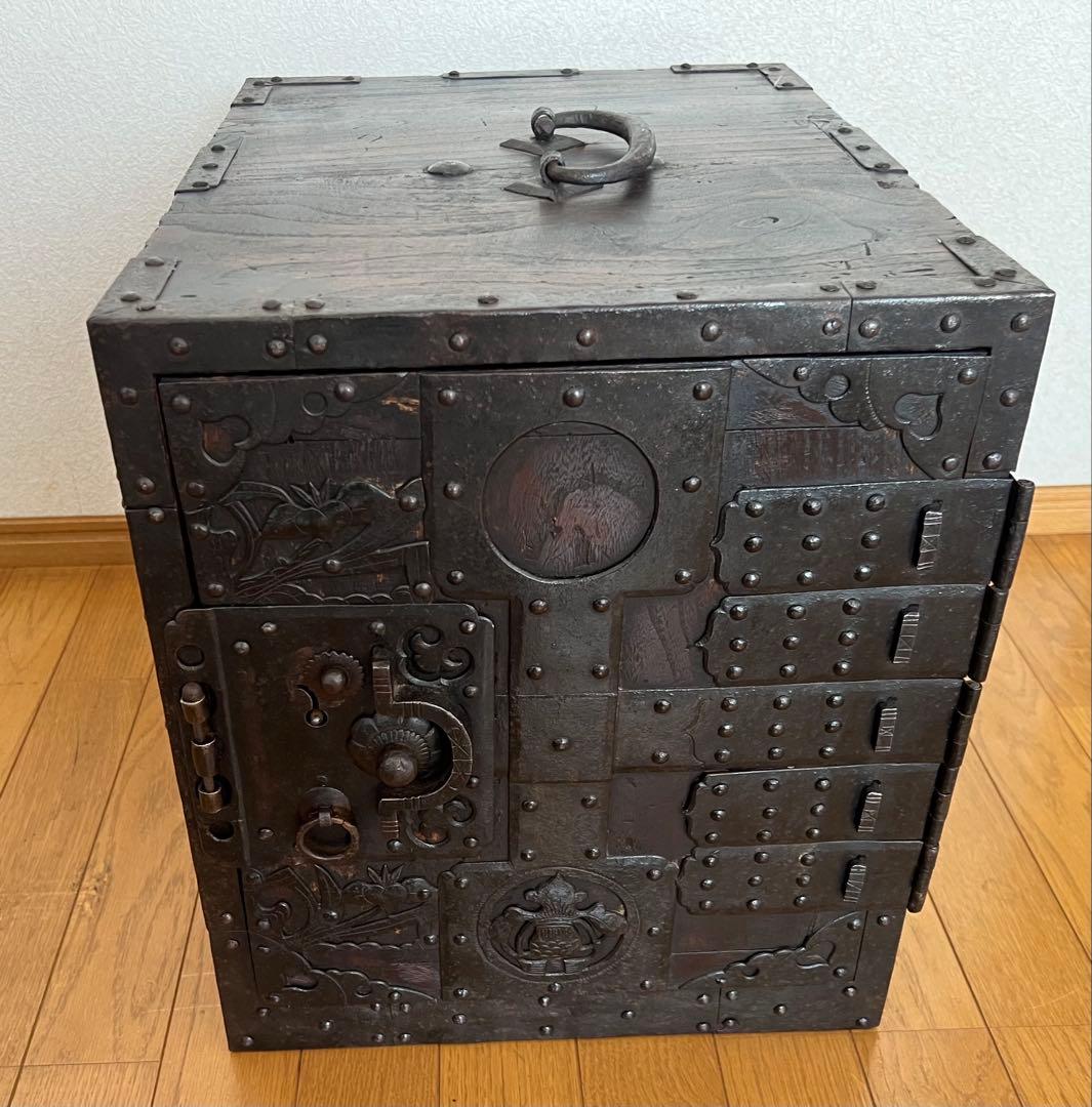 骨董品 船箪笥 時代箪笥 木製 鉄金具 鍵付 アンティーク 小引出(5ヶ所)