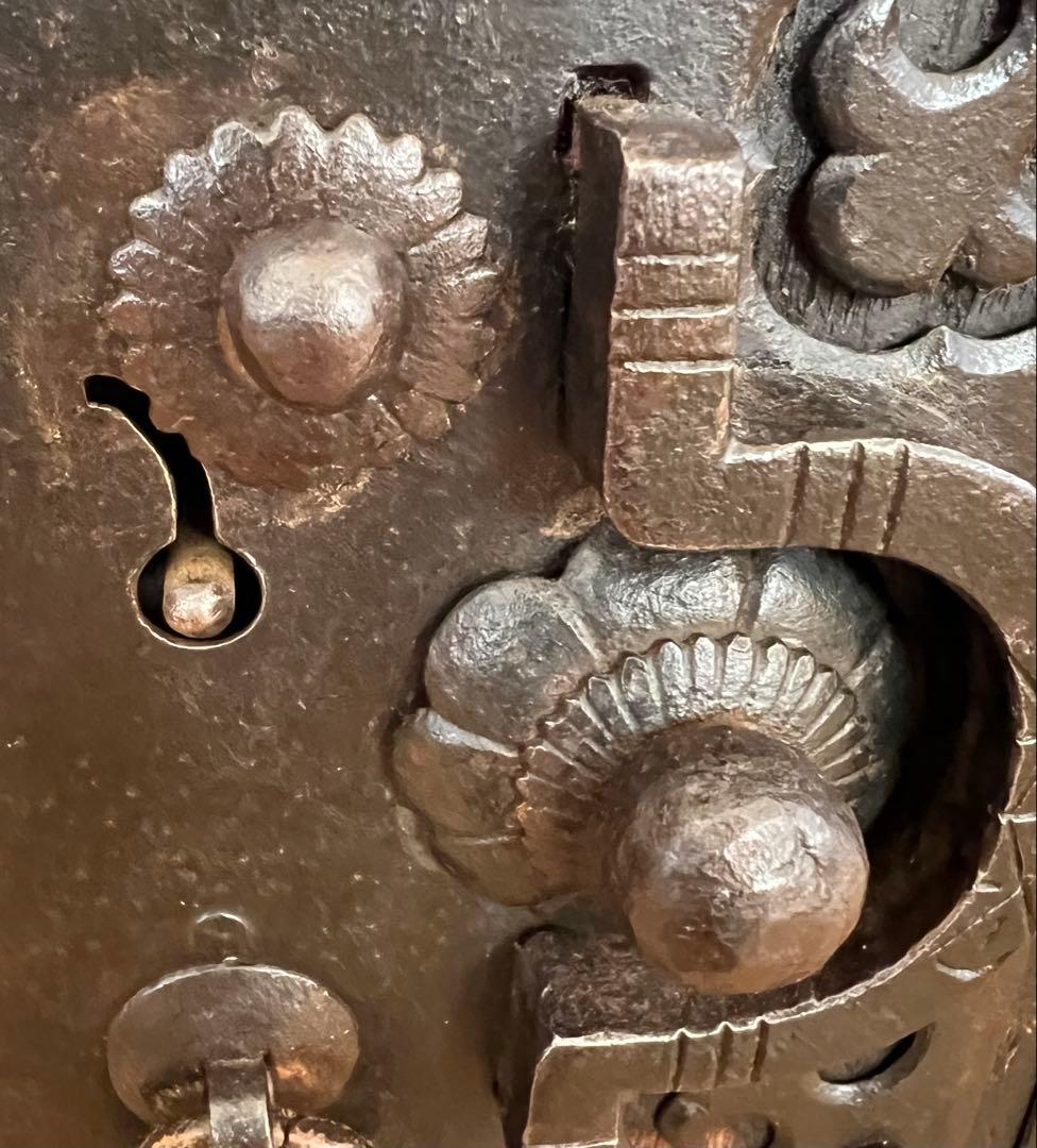 骨董品 船箪笥 時代箪笥 木製 鉄金具 鍵付 アンティーク 小引出(5ヶ所)