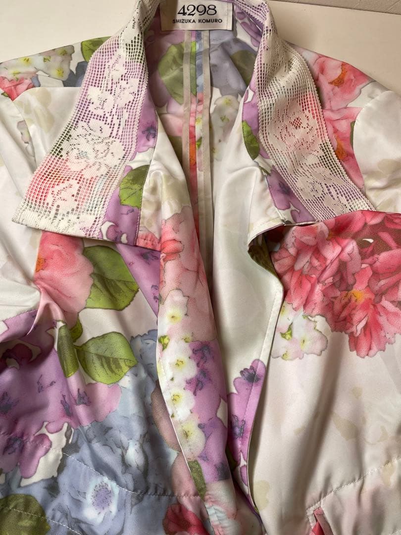 【新品未使用】シズカコムロ　花柄　ジャケット　サイズ42 定価61950円