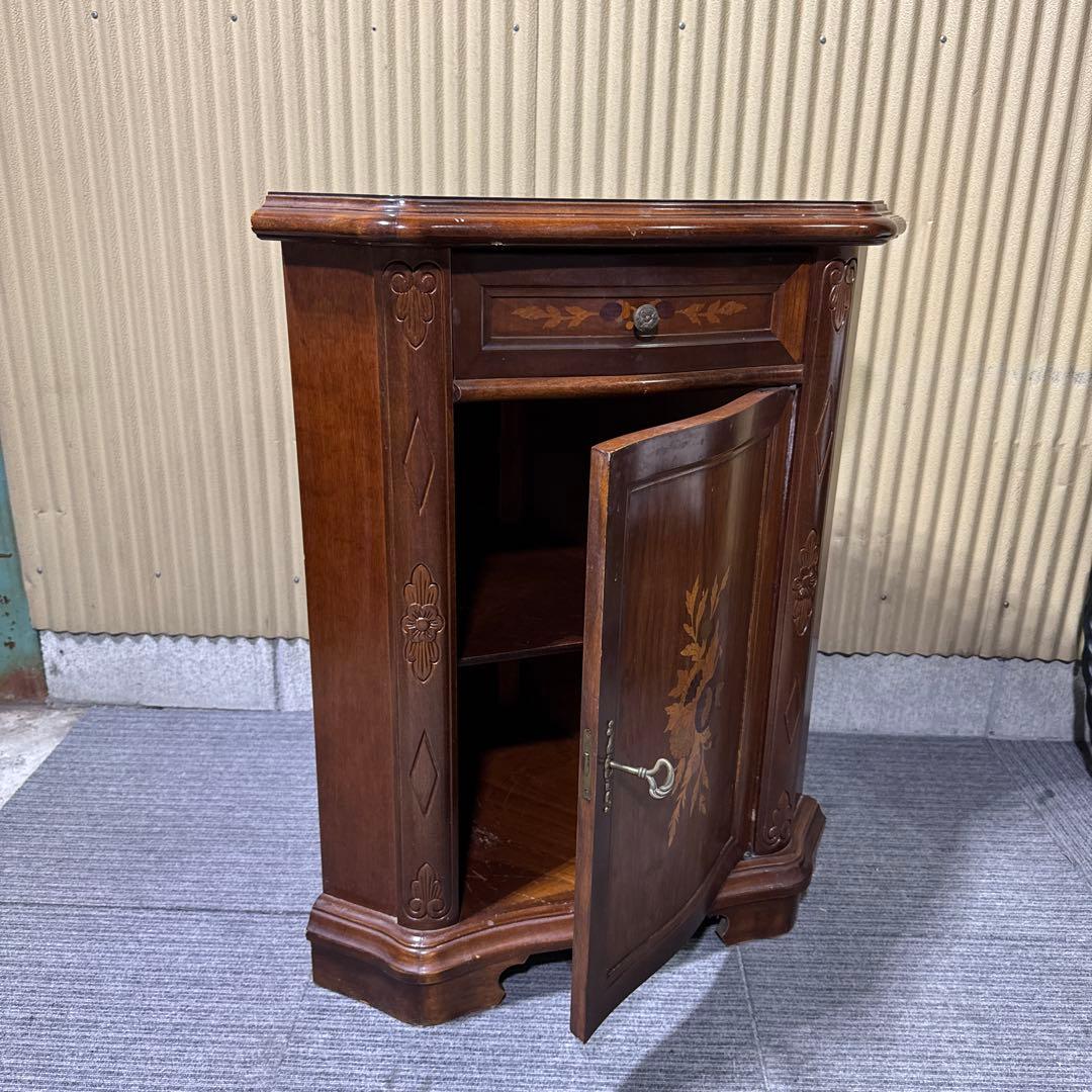 イタリア製　コーナーコンソール　キャビネット　アンティーク