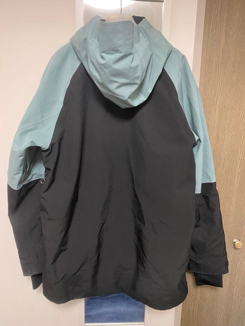 【シーズンイン直前セール】686 ハイドラサーマグラフ　スノボウェア