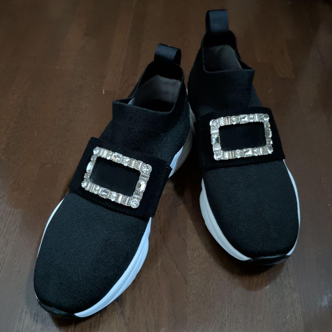 プラスダイアナ クリスタルバックル ニットソックススニーカー