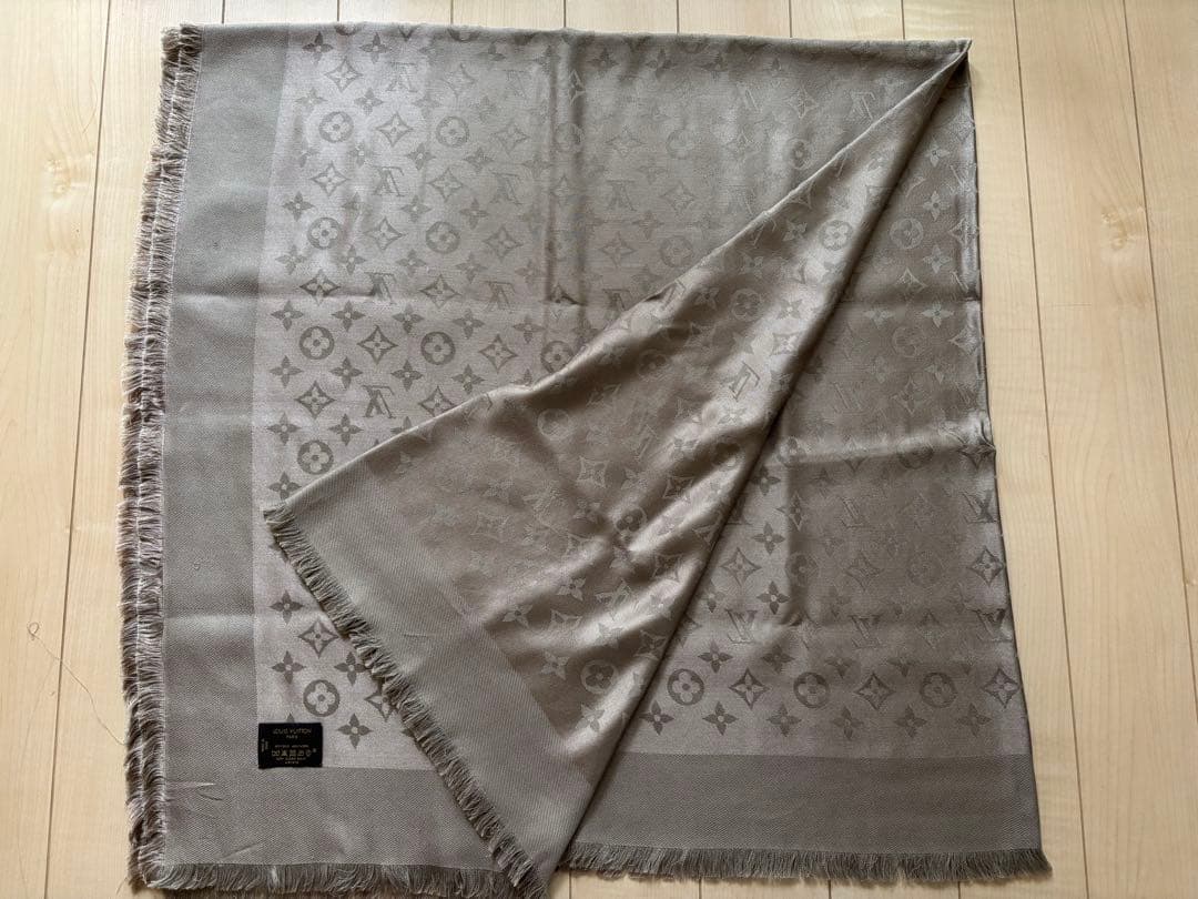 LOUIS VUITTON ・モノグラム グレージュ／グレー　大判ストール