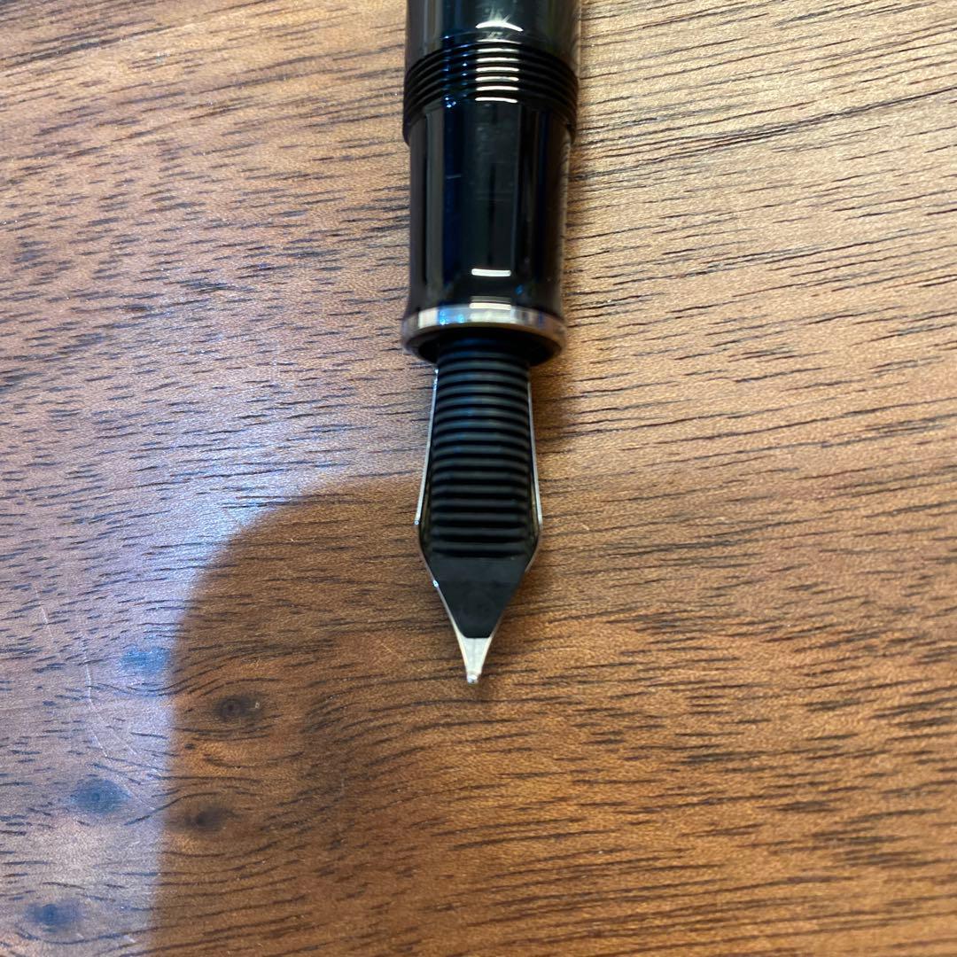 Pelikan 万年筆 M815メタルストライプ
