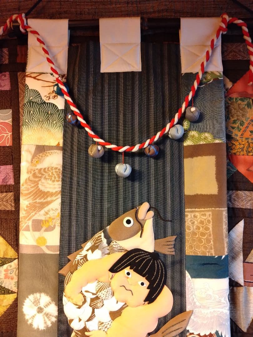 端午の節句　ちりめん押し絵タペストリーと鯉の置き物セット