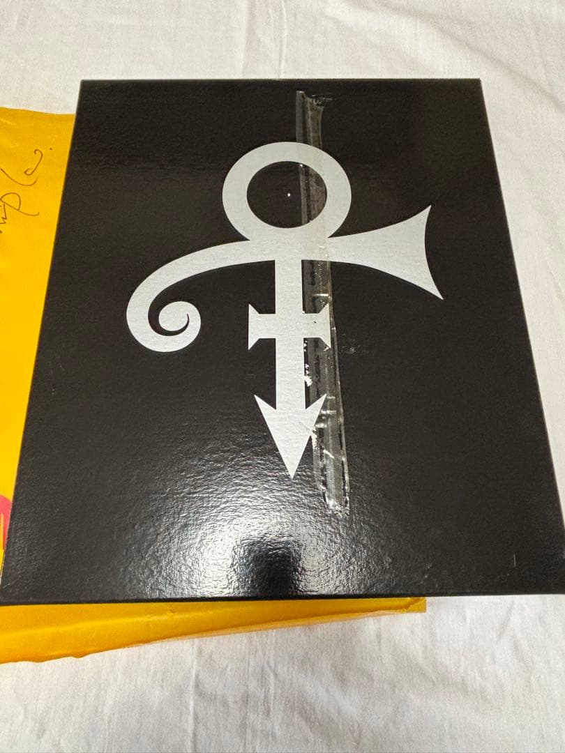 Prince CD 紫色シンボルデザイン　外装一部剥がれ有り