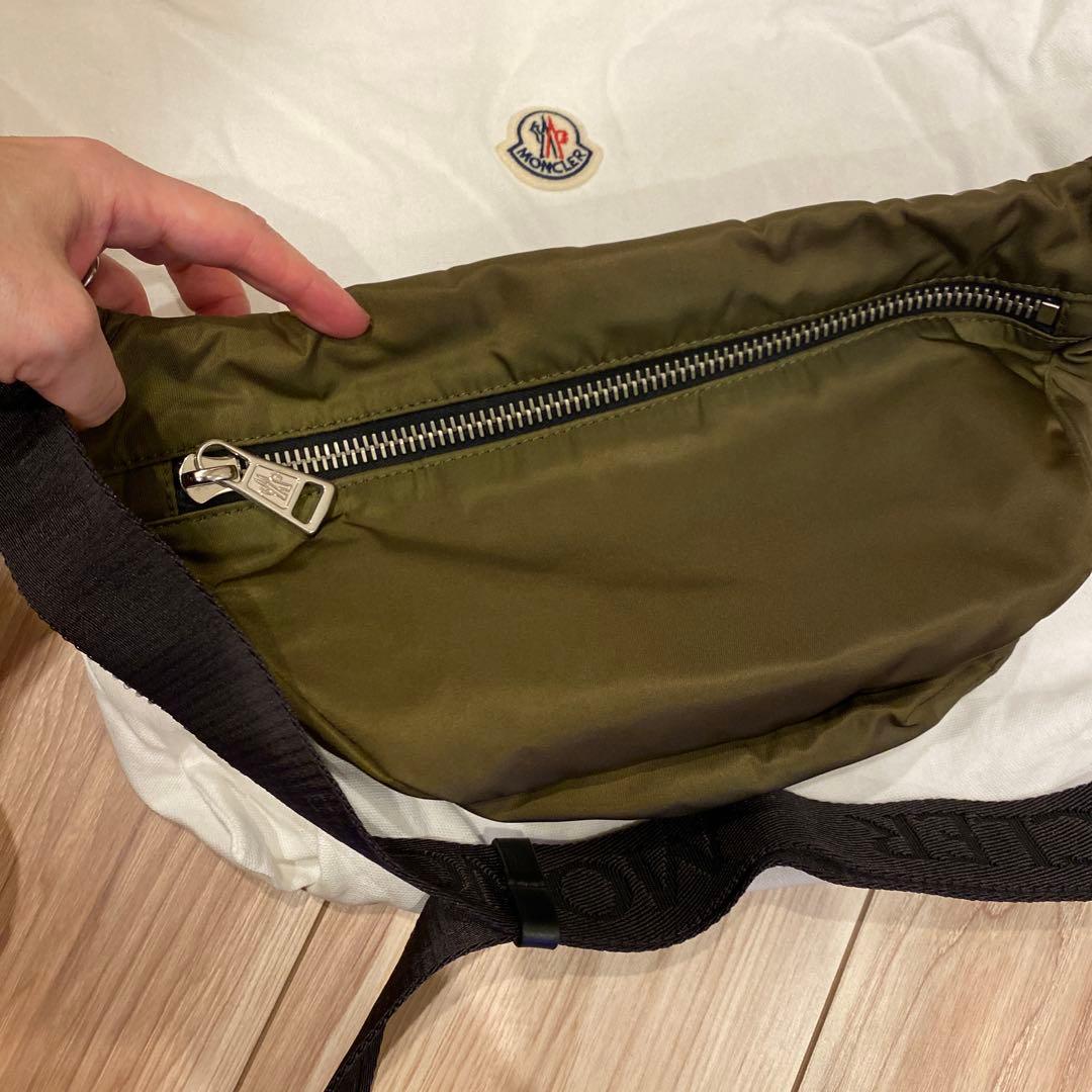 MONCLER ボディバッグ オリーブ色　未使用