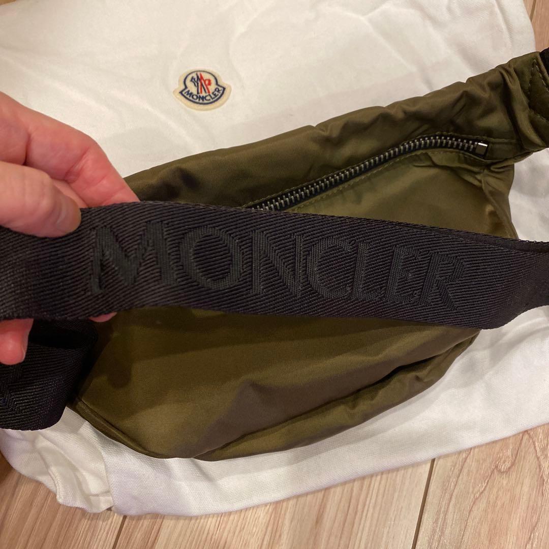 MONCLER ボディバッグ オリーブ色　未使用