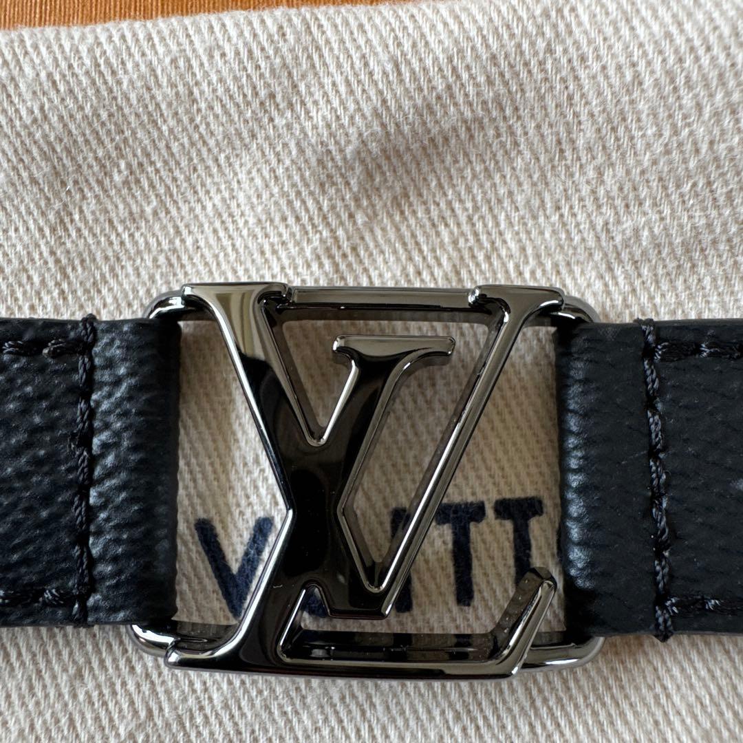 LOUIS VUITTON ブラックレザーバングル