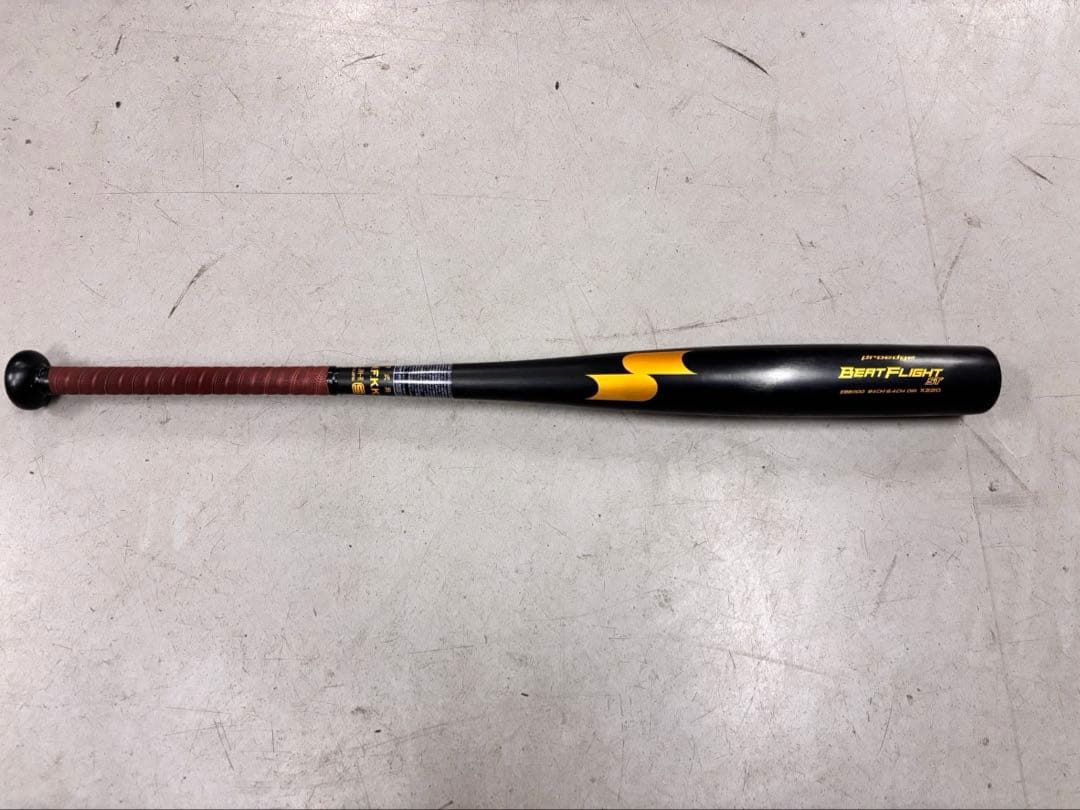 ビートフライト 硬式バット 黒/黄