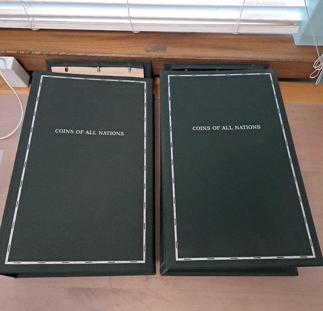 COINS　OF　ALL　NATIONS　世界の国々の　ファイル2冊