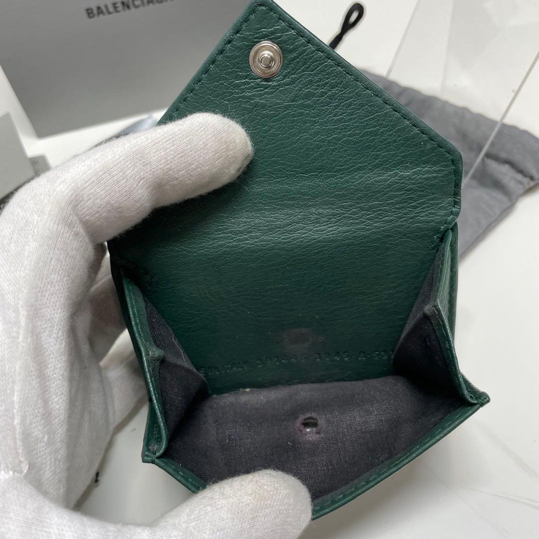 ギ*ス様 BALENCIAGA グリーンレザー 三つ折り財布
