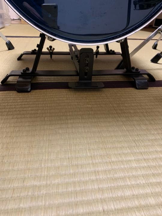 タイニーキックベース！フロアタムを乗せるだけで瞬時にバスドラ化！レアアイテムです