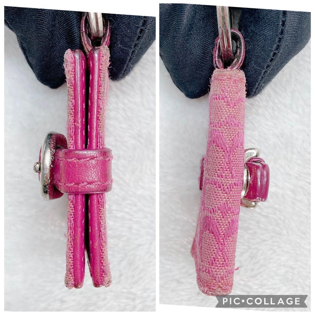 小物 Coach Signature Picture Charm pink y2k