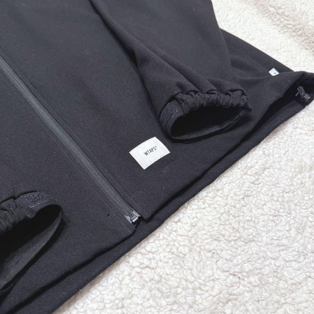 極美品★WTAPS トラックジャケット　Lサイズ　黒　刺繍入り　ロゴ入り