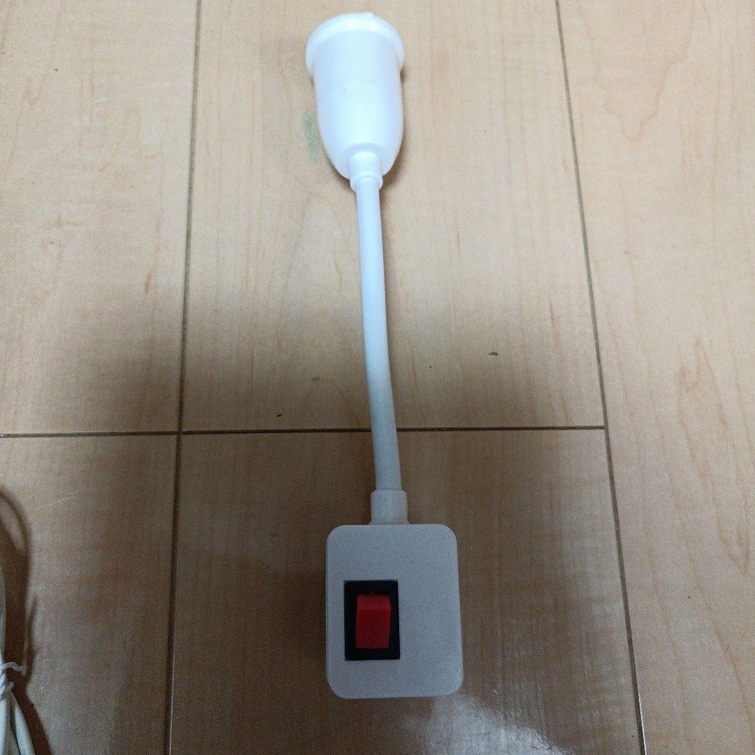 ガレージ、倉庫、作業灯部屋LED電球 4枚羽根 3個スイッチコード金具セット