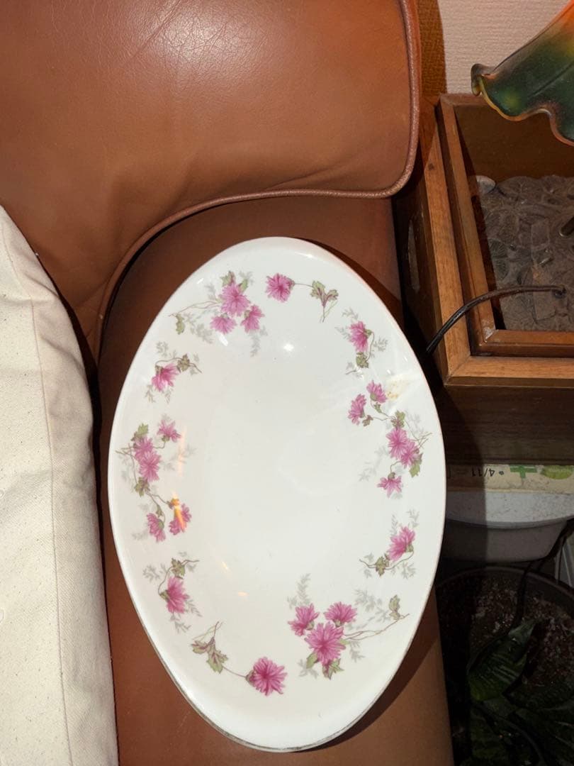 HOYA 昭和３０年初期　　骨董品retina 花柄　フタ付きルー皿と深皿2枚