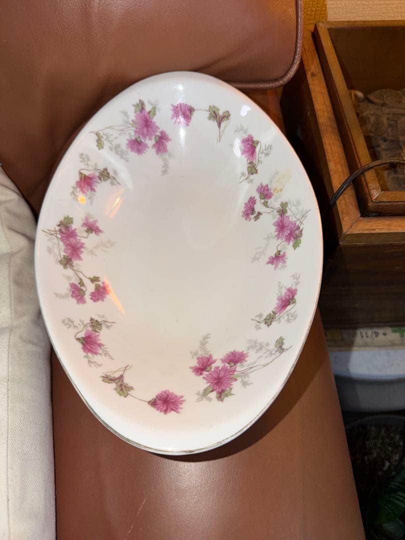 HOYA 昭和３０年初期　　骨董品retina 花柄　フタ付きルー皿と深皿2枚