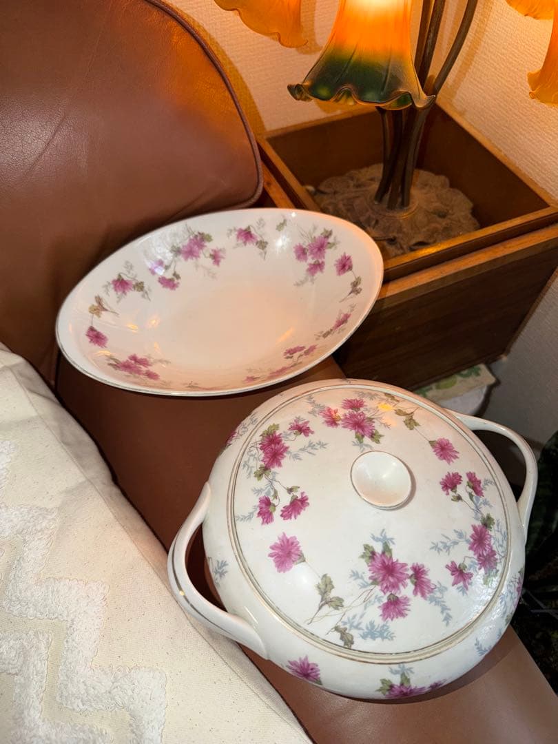 HOYA 昭和３０年初期　　骨董品retina 花柄　フタ付きルー皿と深皿2枚