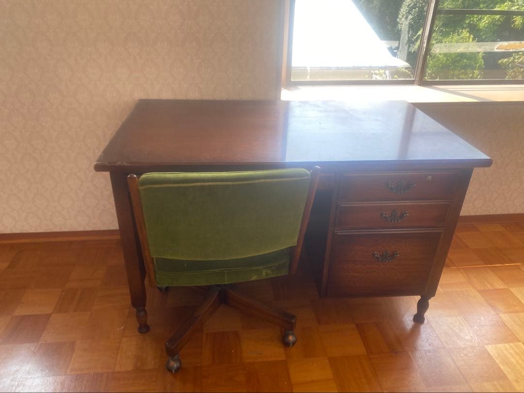 【マリリン】木製デスクと緑色の椅子セット