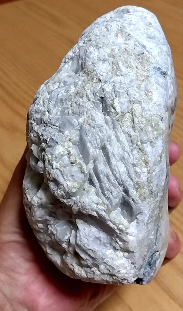 ★翡翠原石★糸魚川転石硬玉【横川・川ズレ青・化粧磨き2.3kg】