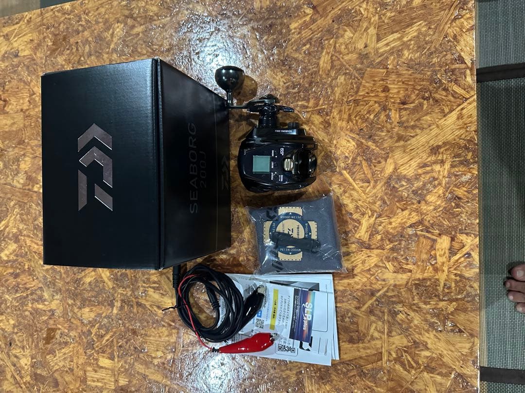 DAIWA 22シーボーグ 200j右ハンドル 電動リール