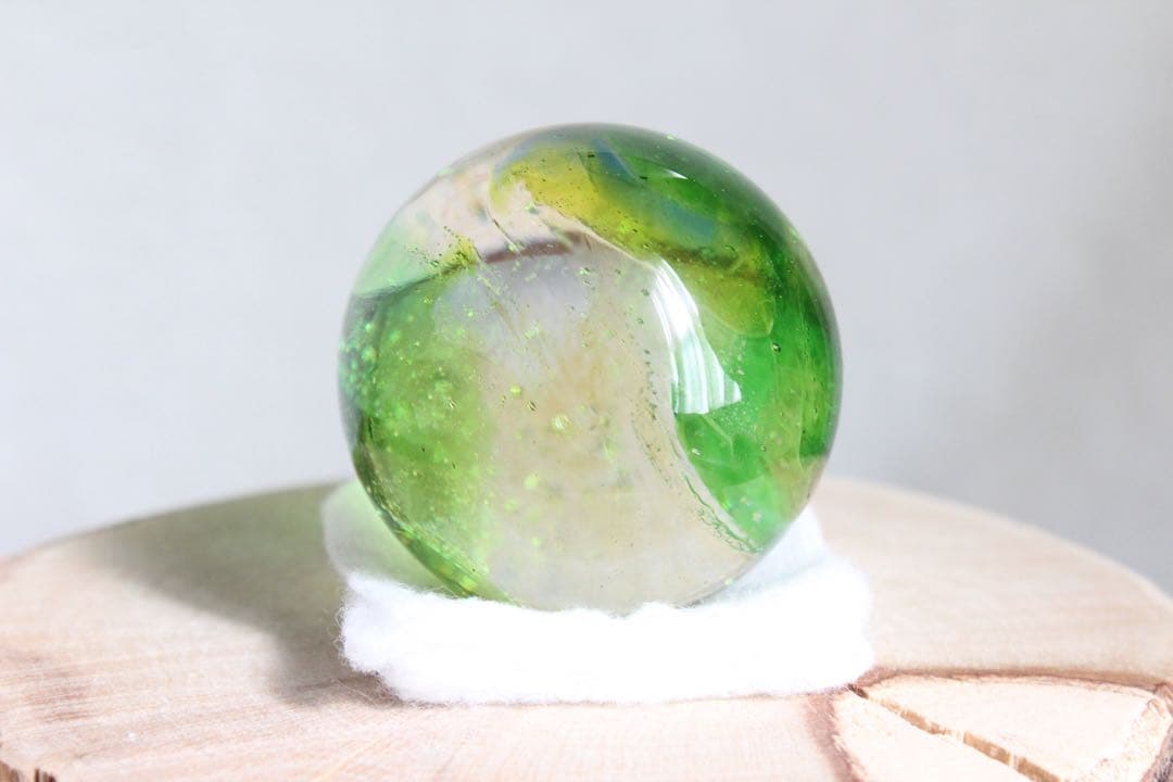シエラネバダ産アンダラクリスタル　スフィア　マルチカラー（グリーン&イエロー）