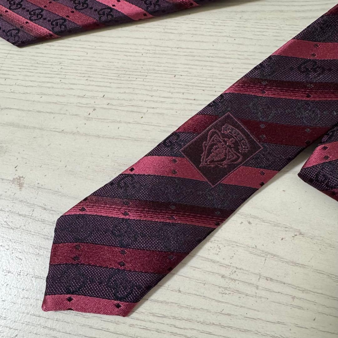【新品同様】GUCCI グッチ ネクタイ　パープル×ボルドー　GG ストライプ
