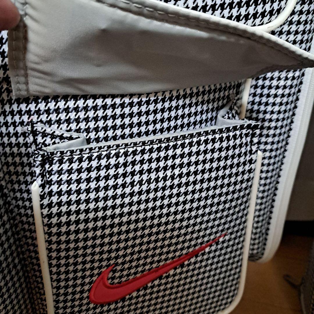 ナイキキャディバック、フード付き、8.5インチ。美品！