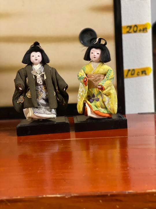 正装の二人　　　　　　2020724  え