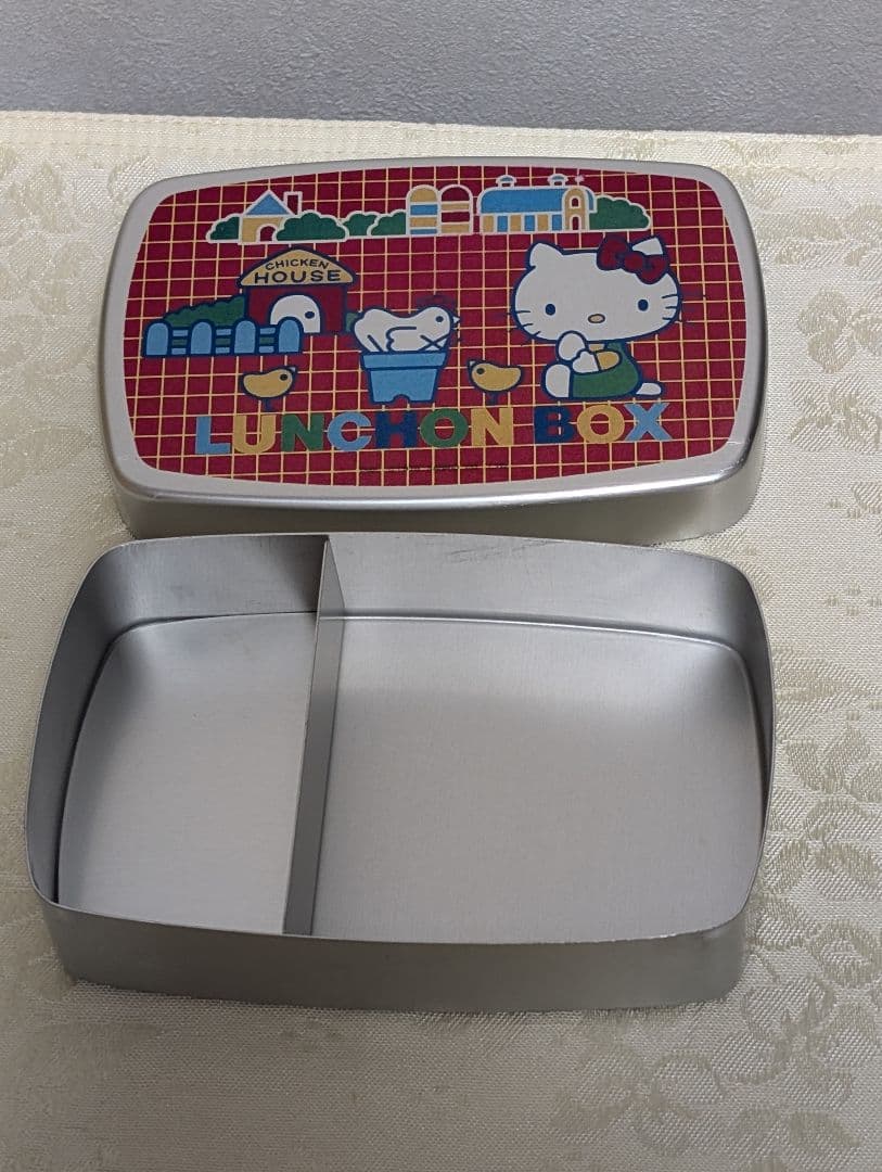 ハローキティ（HELLO KITTY）アルミ　お弁当箱　ランチボックス　レトロ