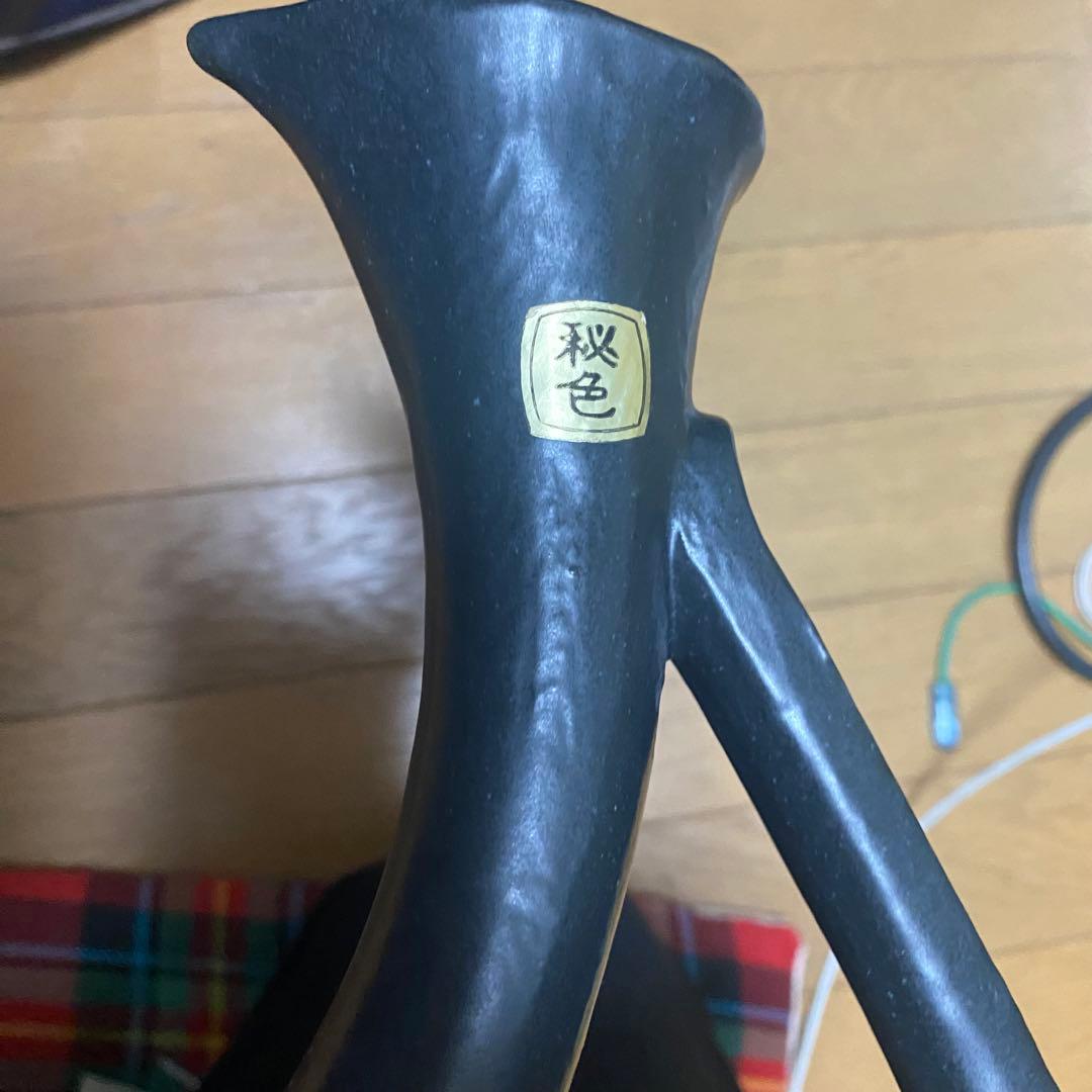 ダークグレー 陶器製 結び目のモダンな幾何学模様の花器花瓶 約30cm