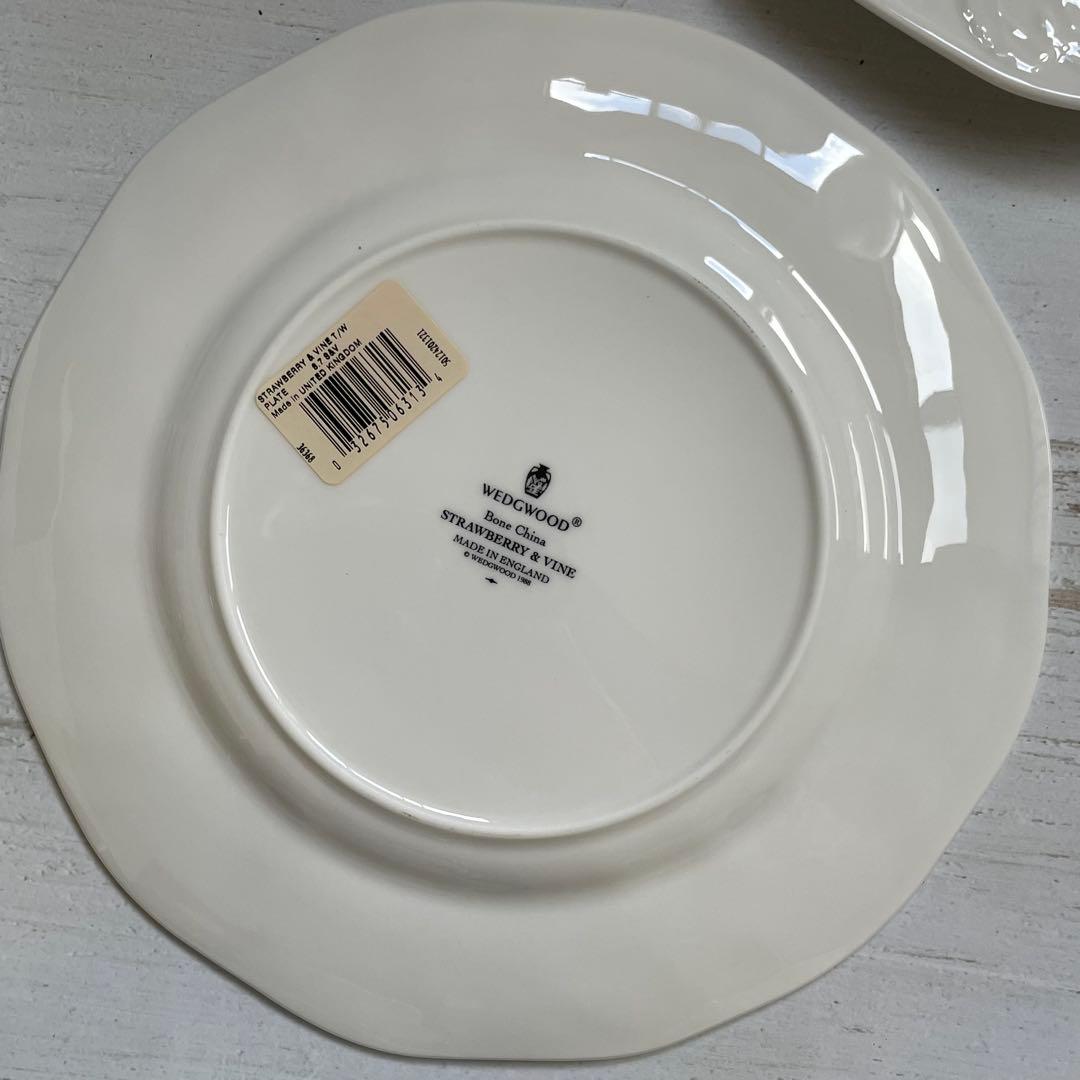 新品ブランド箱入り /ストロベリー＆バイン食器5点のペアセット