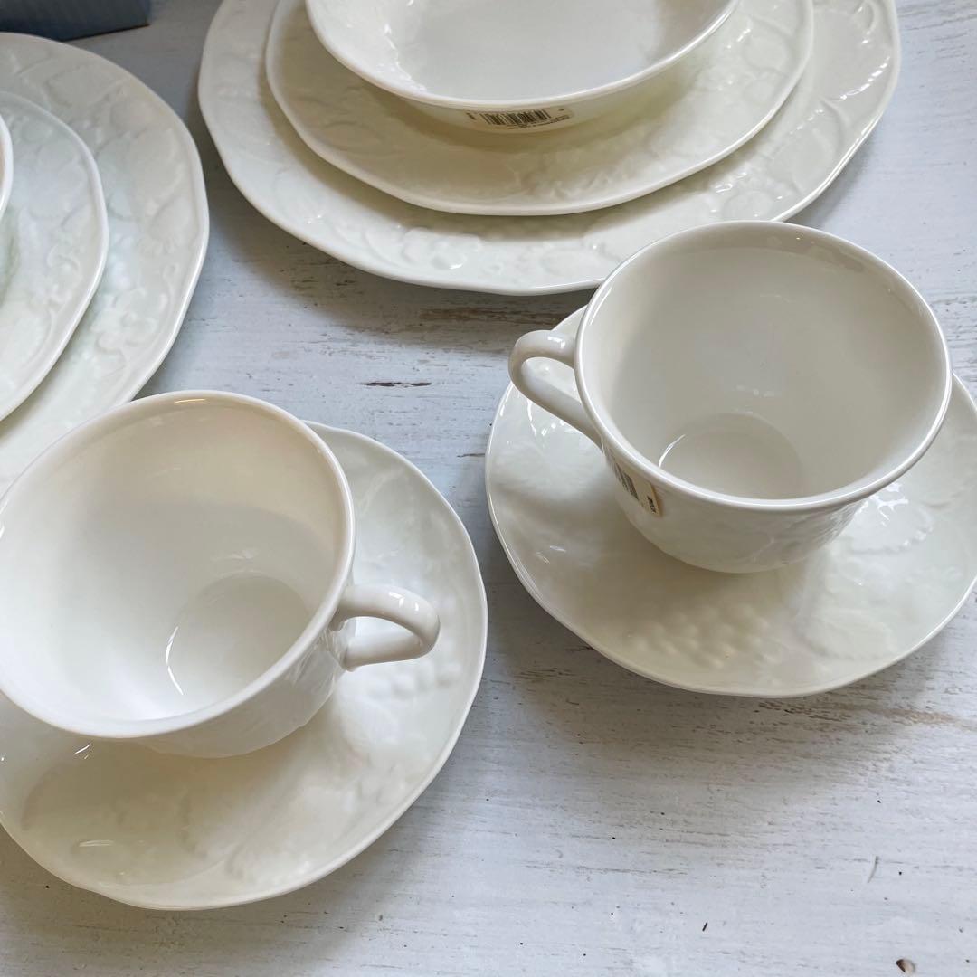 新品ブランド箱入り /ストロベリー＆バイン食器5点のペアセット