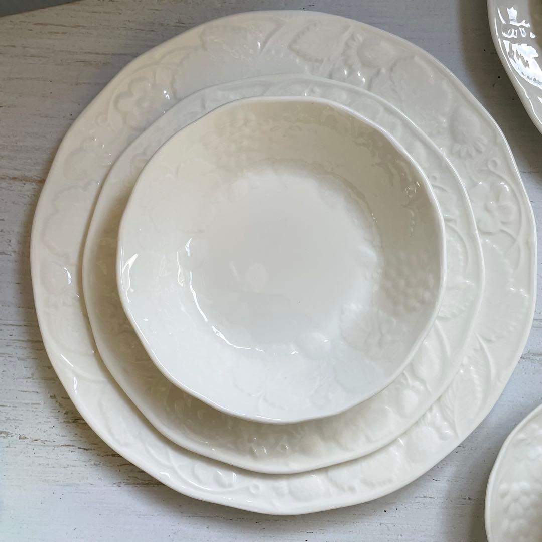 新品ブランド箱入り /ストロベリー＆バイン食器5点のペアセット