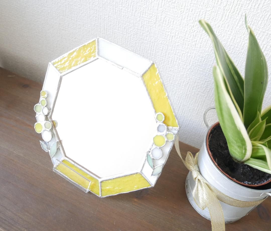 *✴︎:.ミモザのイエロー八角形の鏡♪　（size18㎝/max18.5）
